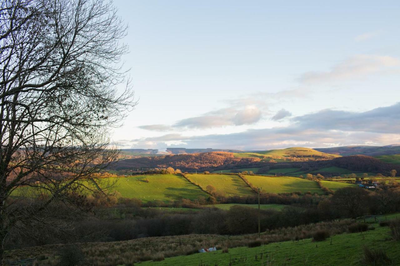 فيلا Owl Barn At Penygaer Great Views Of Brecon Beacons لياندوفيري المظهر الخارجي الصورة